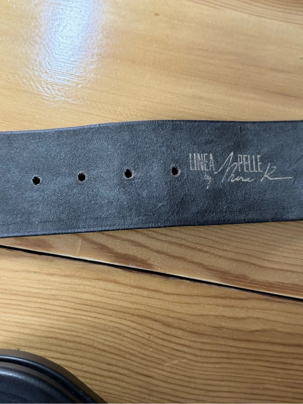 Vintage 90s Linea Pelle by Mira Black Leather Belt Gold Buckle Size Medium M